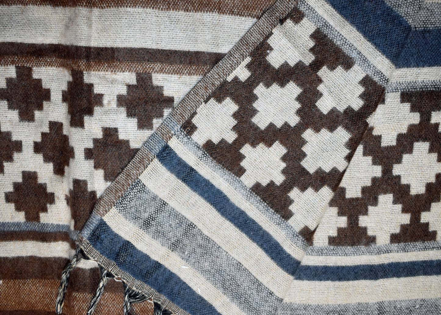 Criss Cross Pattern Fleece Blanket Shawl